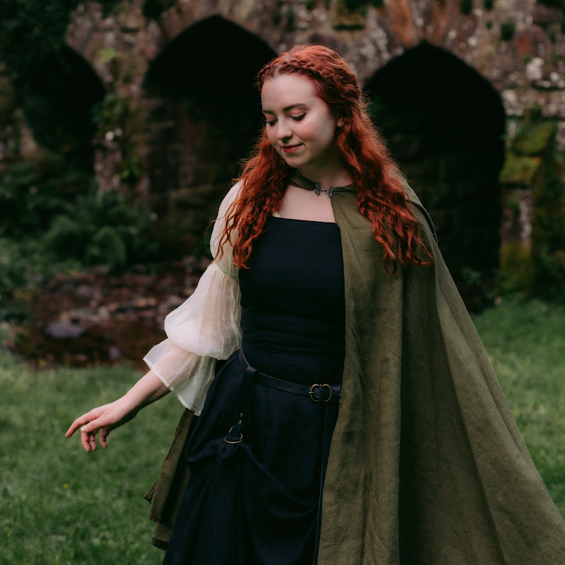 Anna | Cottagecore & Cozy Gaming