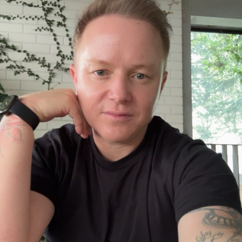 James Annabel. Melbourne Hair Stylist. Youtube Educator