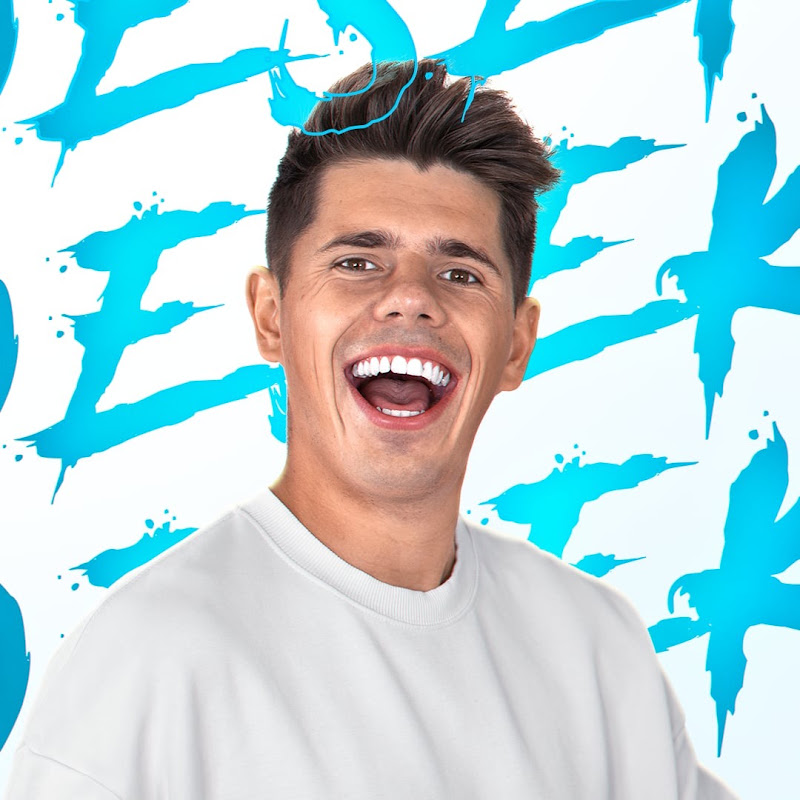 Kacper Misztal "Qesek"