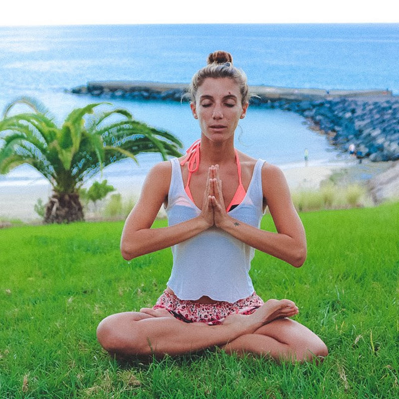 ELIANA | Yoga Teacher