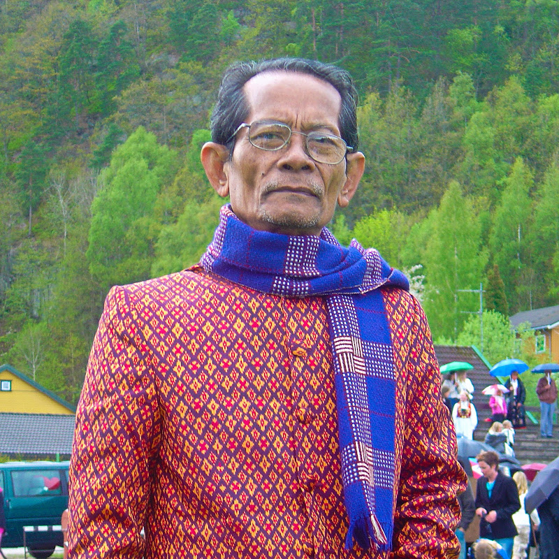 គង្គ ប៊ុនឈឿន OFFICIAL