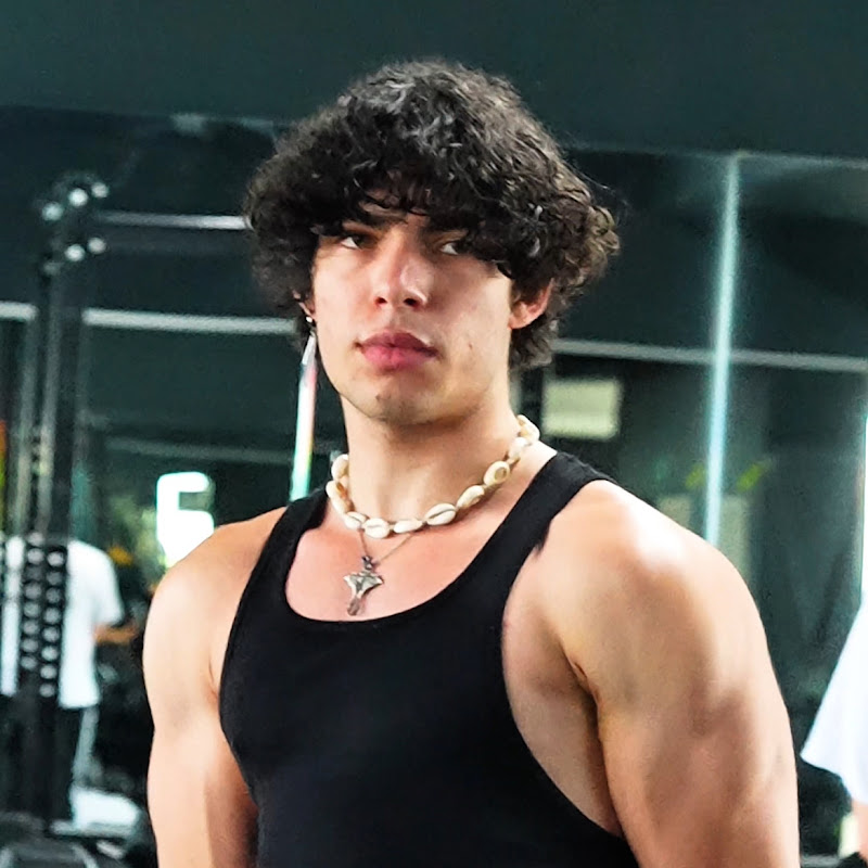 Alex Alvanis