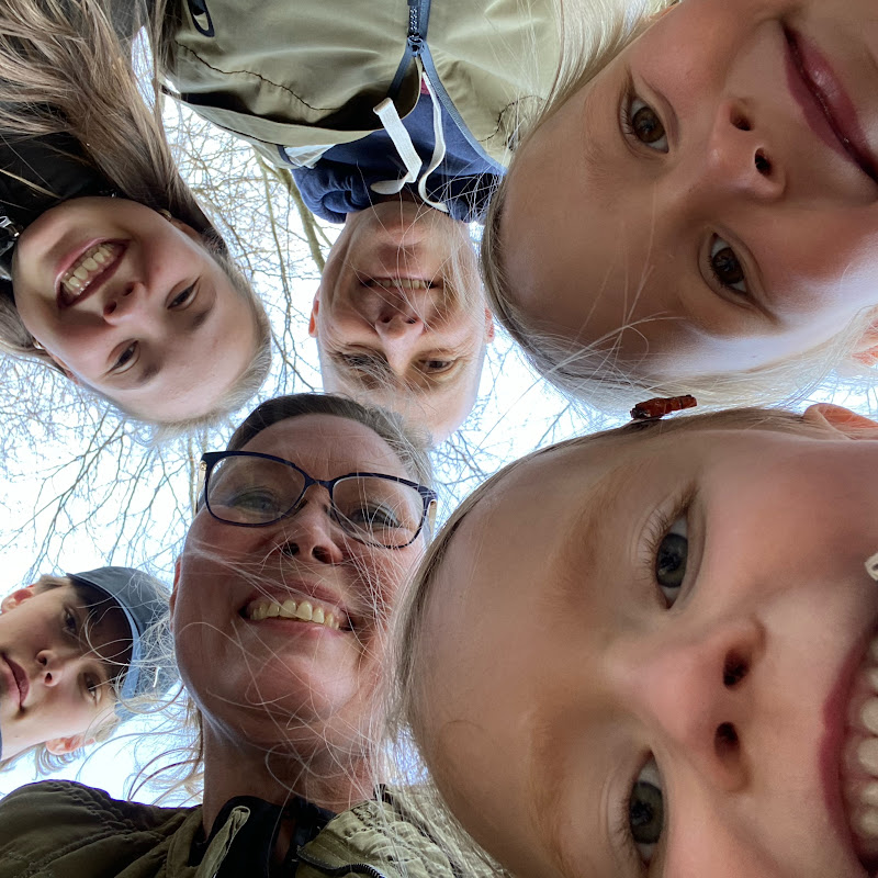 FAMILIEN FREDERIKSEN