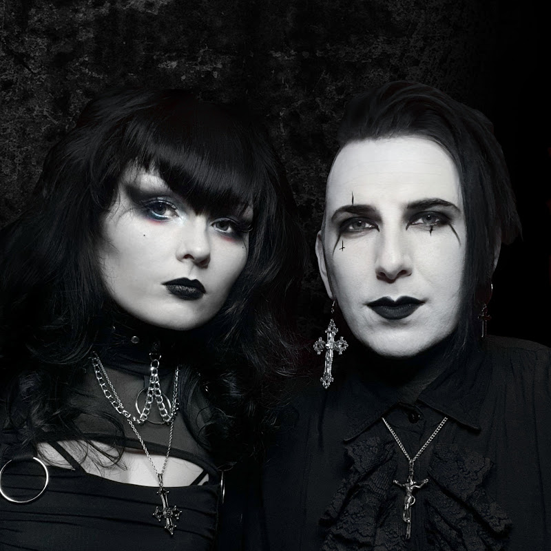Random Goth Couple