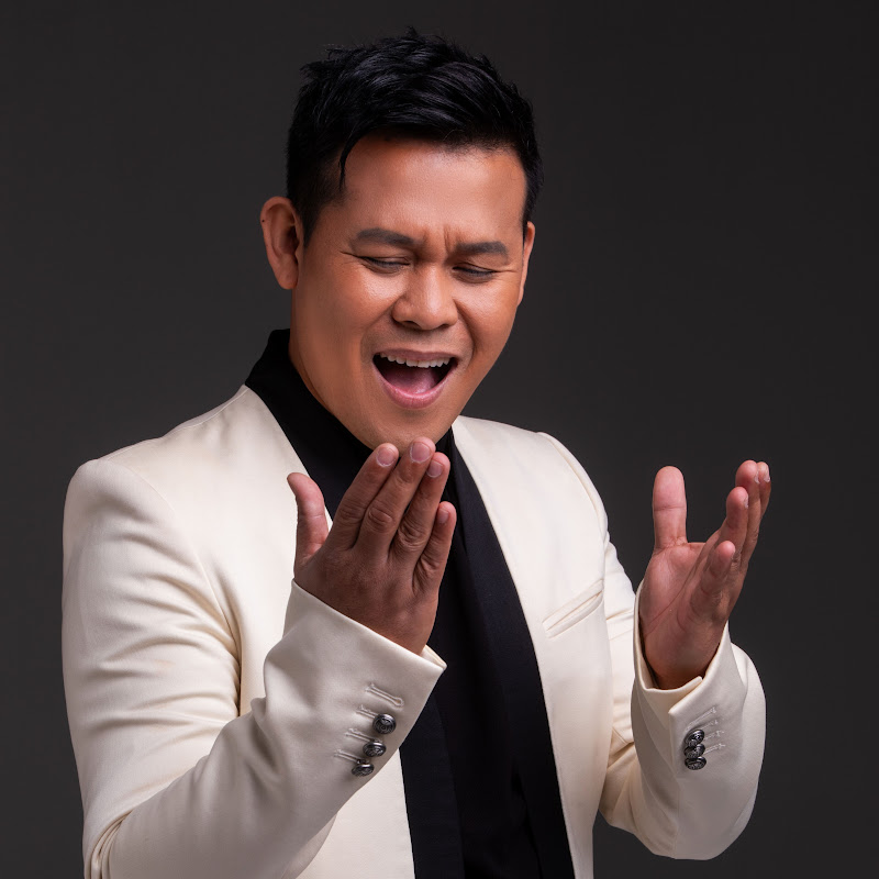 Marcelito Pomoy Official