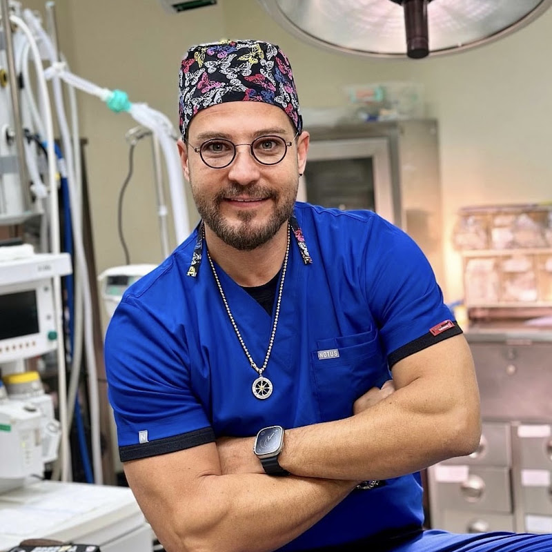 Dr. Cem Karas