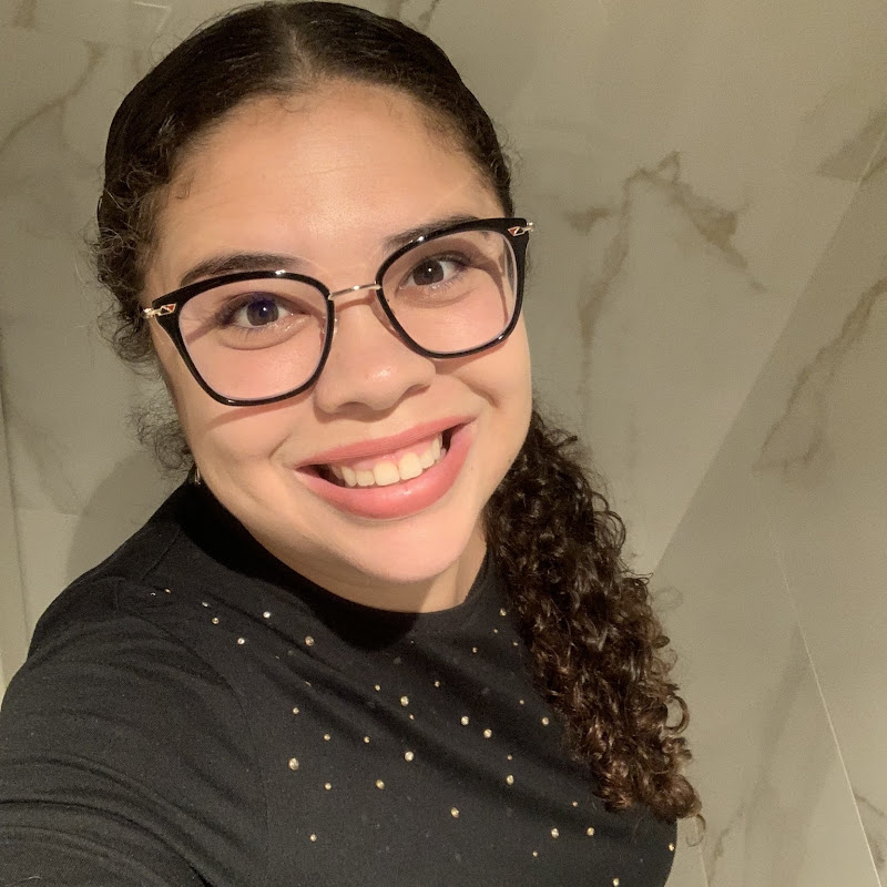 NINNA ESTEVES Pelo Mundo