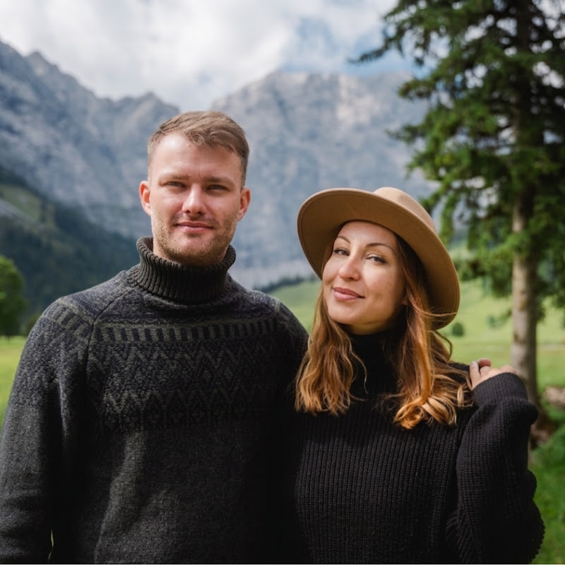 Maria & Karol Travelers