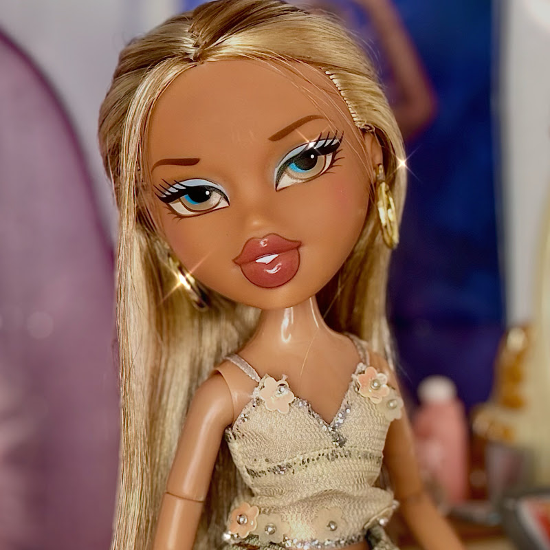 Isdol Dolls