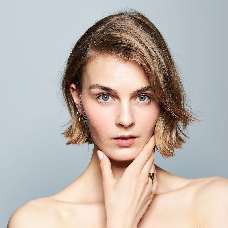 Anna Veronika