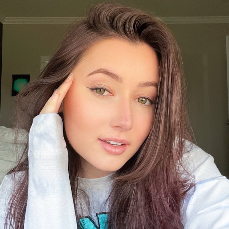 L A U R 🦋